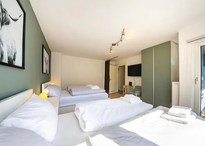 Apartment Mit Balkon Und Festungsblick